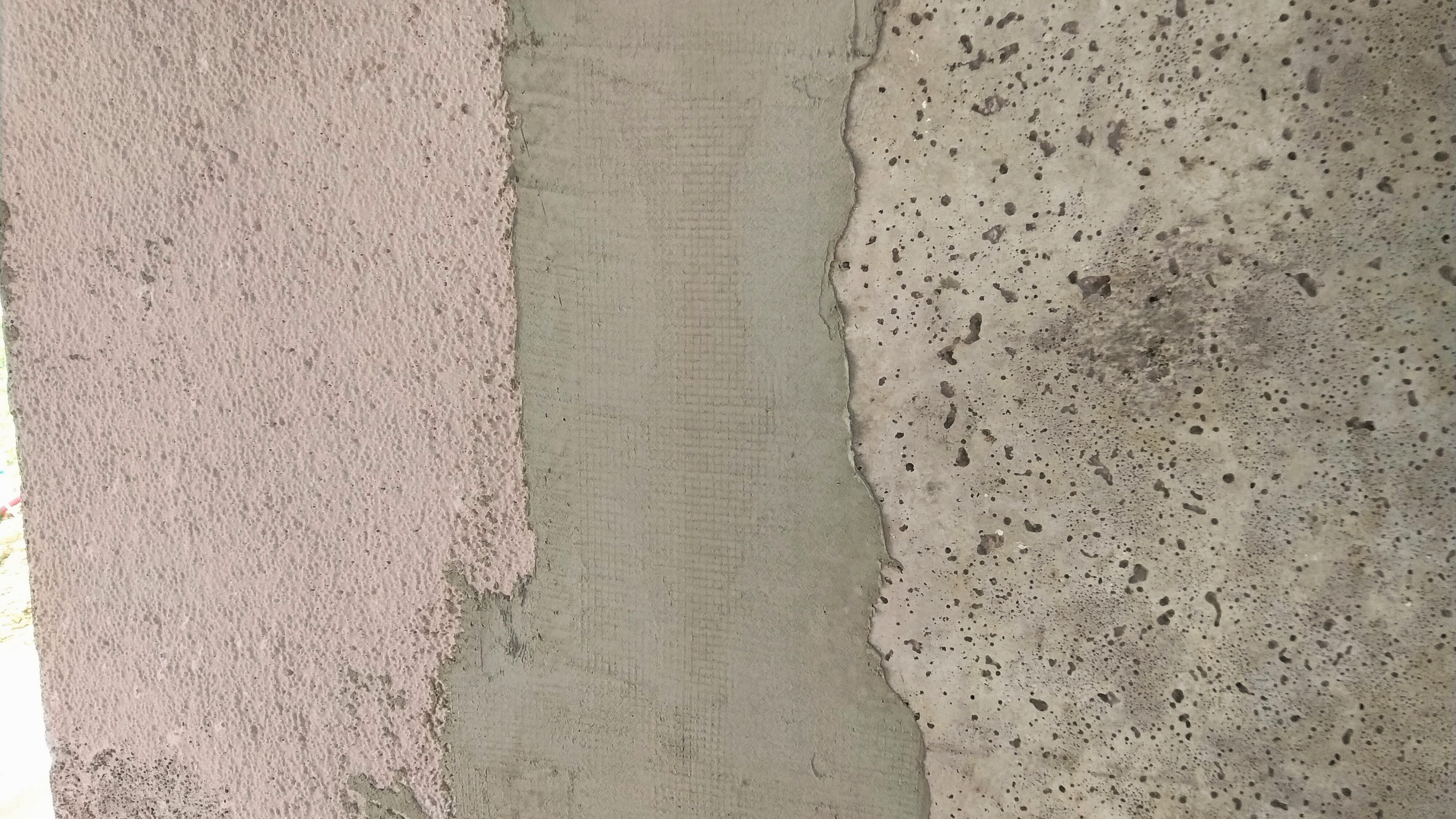 Detail spoja dvoch panelov. Použitá sieťka a lepidlo,